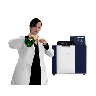 Supermini200 with scientist.webp